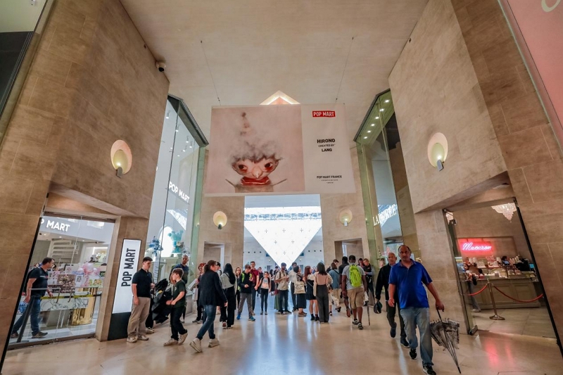 labubu in the Louvre